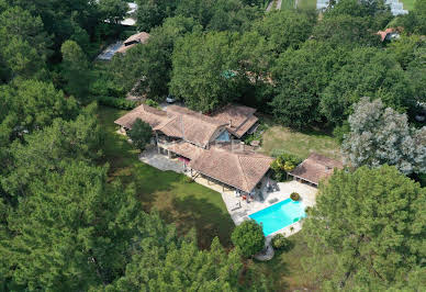 Villa avec piscine et jardin 4