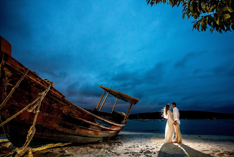 Fotografo di matrimoni Orestes Lima (limafotografias). Foto del 28 novembre 2019