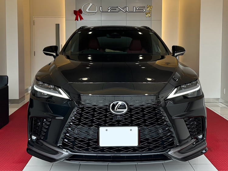 RXのレクサスRX・オールブラック化・ブラックスモークフィルム・カスタムに関するカスタム事例の投稿画像7枚目