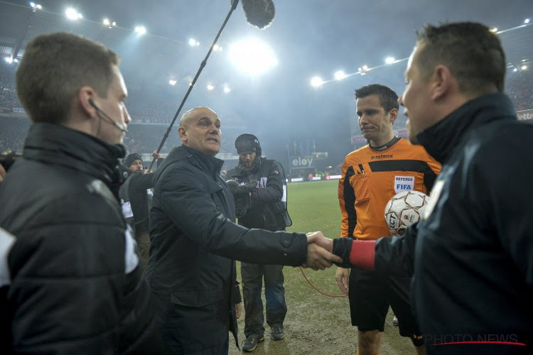 L'arbitre avoue son erreur, l'entraîneur de Malines s'étonne : "C'était bien faute? C'est encore plus dramatique"