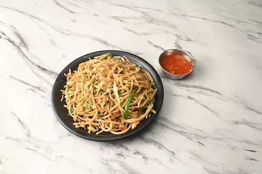 Egg Hakka Noodles