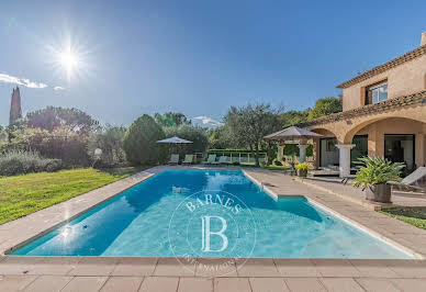 Villa avec piscine et jardin 10