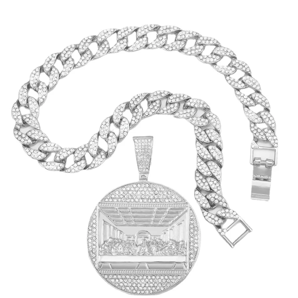 Europese Hip Hop Ketting met Alloy Hanger. Geef je look een stoere uitstraling met deze trendy ketting, ideaal voor dagelijks gebruik.