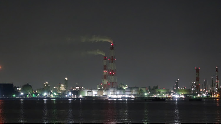 アテンザスポーツの夜景・工場夜景・夜景撮影・夜景と愛車・MAZDAに関するカスタム事例の投稿画像3枚目