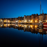 Honfleur by night di 