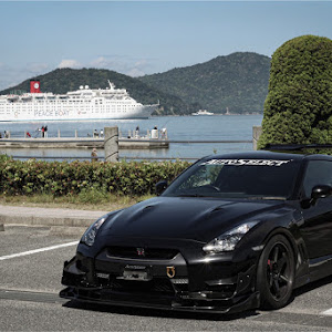 NISSAN GT-R