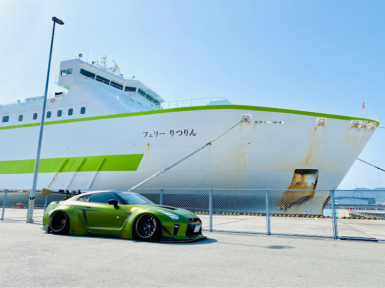 NISSAN GT-Rのウルトラモーターフェスティバル・UMF木更津・LBWK・香川県・リバティーウォークに関するカスタム事例の投稿画像3枚目