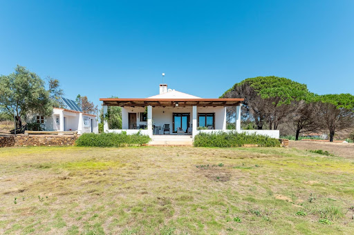 Villa avec piscine et terrasse 3
