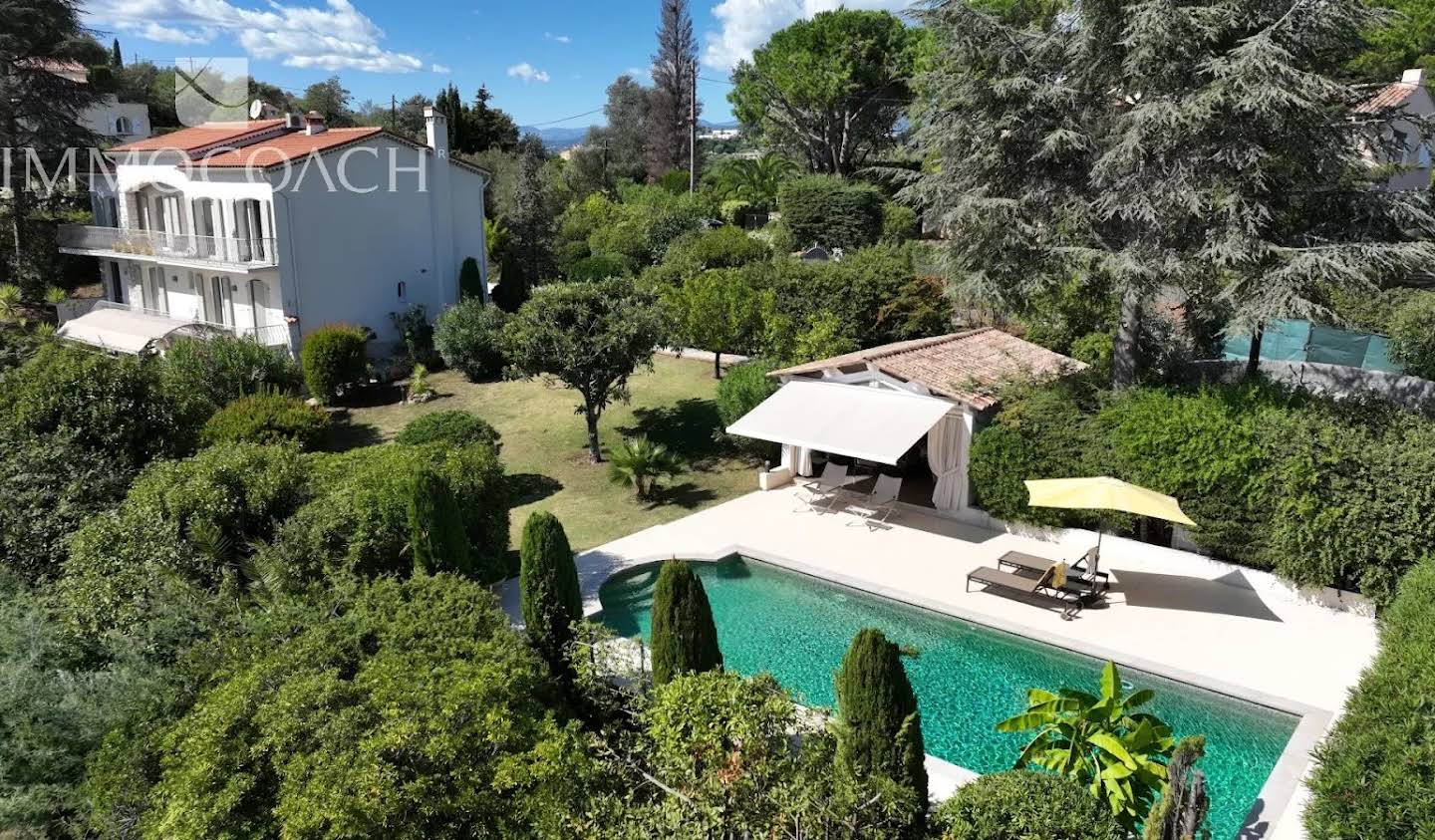 Villa with pool and terrace La Roquette-sur-Siagne