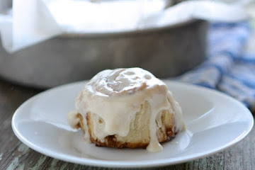Fast & Easy Gluten Free Cinnamon Rolls