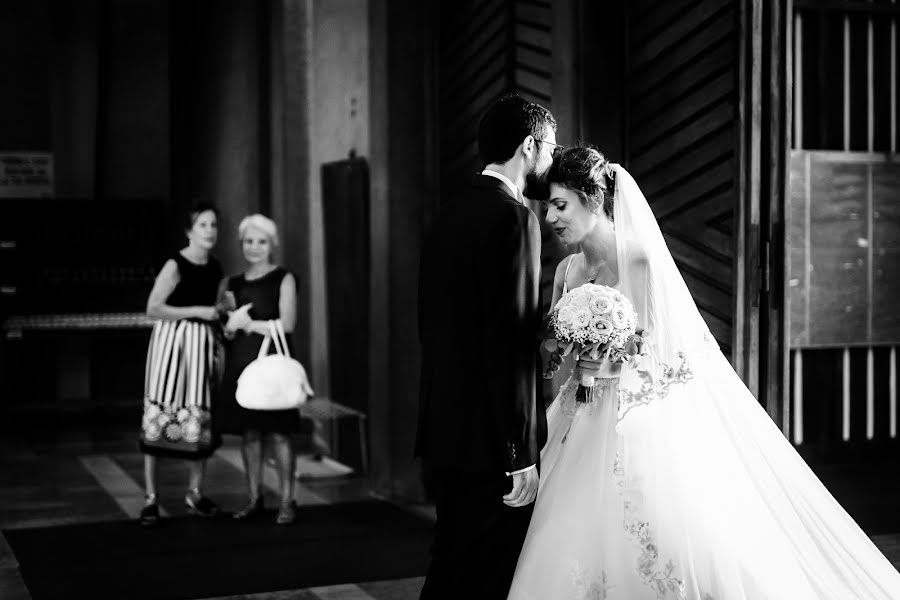 Fotógrafo de bodas Luca E Oriana Rondanini (lucarondanini). Foto del 23 de marzo 2020