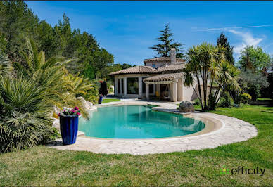 Maison avec piscine et terrasse 1