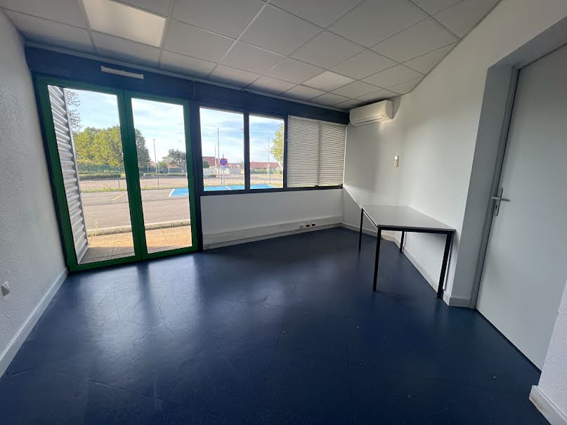 Location  locaux professionnels 2 pièces 55 m² à Vaivre-et-Montoille (70000), 700 €