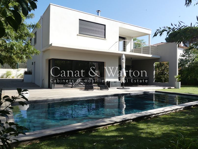 Vente villa 4 pièces 127 m² à Six-Fours-les-Plages (83140), 955 000 €