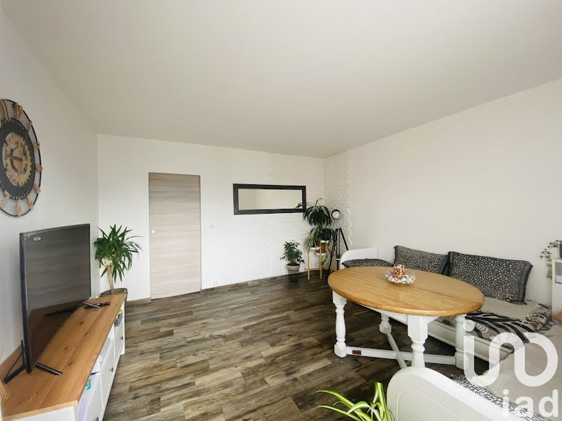 Vente appartement 3 pièces 63 m² à Saint-Fargeau-Ponthierry (77310), 145 000 €