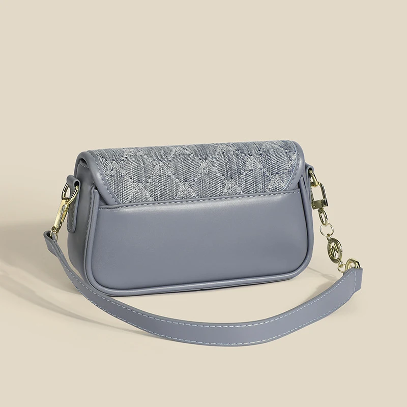 Dames denim schoudertas met ketting, crossbody en onderarmtas, stijlvol en praktisch voor dagelijks gebruik en diverse outfits.