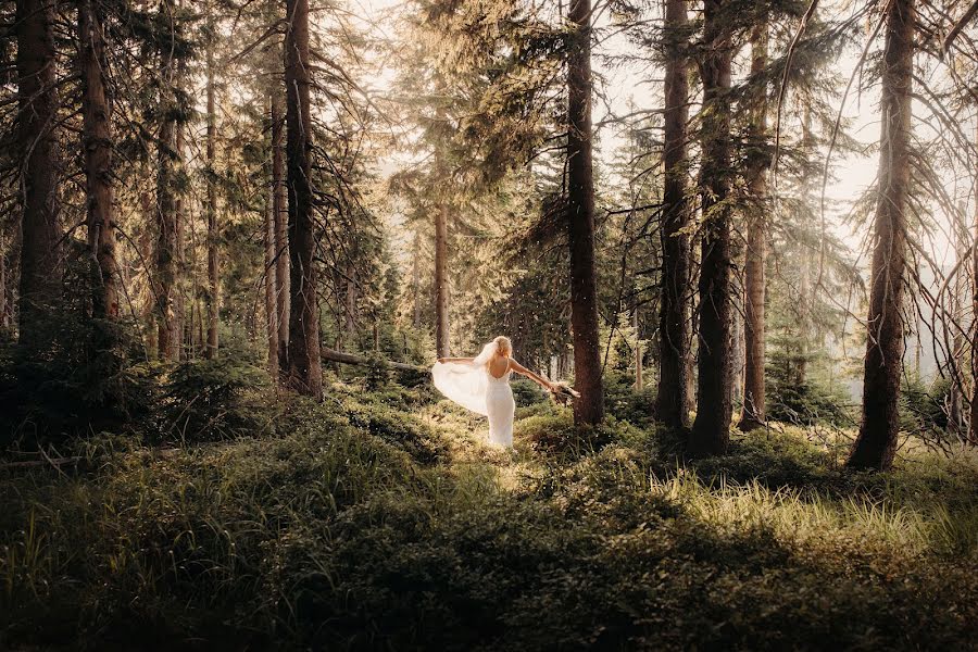 Fotógrafo de casamento Krzysia Kowerczuk (krfoto). Foto de 21 de julho 2022