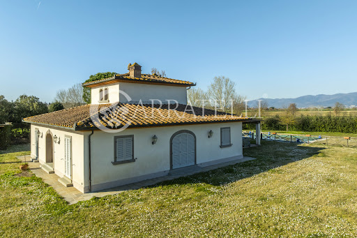 Corps de ferme avec jardin et piscine 1