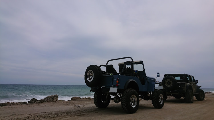 ラングラーアンリミテッドのJEEP・オープンドライブ・ハンバーガー・梅雨の晴れ間に関するカスタム事例の投稿画像3枚目