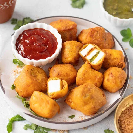 Paneer Pakoda [8 Pieces]