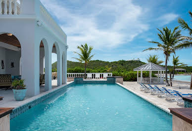 House with pool and terrace 8