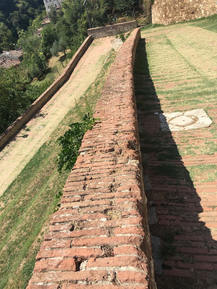 Colle Val d'Elsa, La costa, la strada panoramica che porta alla Piazza Arnolfo