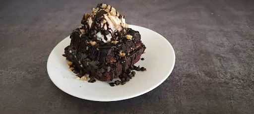 Chocolate Titanic Sundae