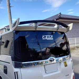 ヴォクシー ZRR85W