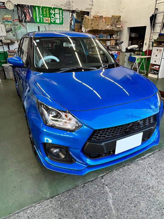 スイフトスポーツのフレッシュキーパー・無塗装樹脂パーツキーパーに関するカスタム事例の投稿画像1枚目
