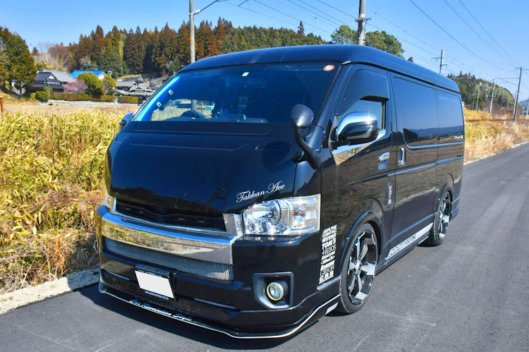 ハイエースワゴンのハイエース200系・ハイエース・力寿司に関するカスタム事例の投稿画像1枚目