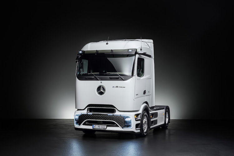 Mercedes-Benz Trucks recently launched the new eActros 600 overseas and it’s capable of 500km without recharging.