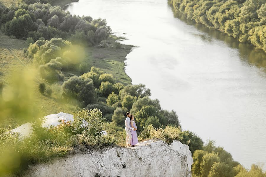 Fotógrafo de casamento Evgeniya Rossinskaya (evgeniyaross). Foto de 13 de agosto 2021