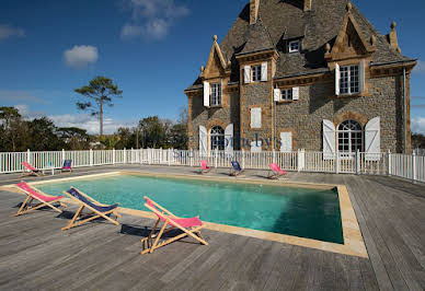 Propriété avec piscine et jardin 3