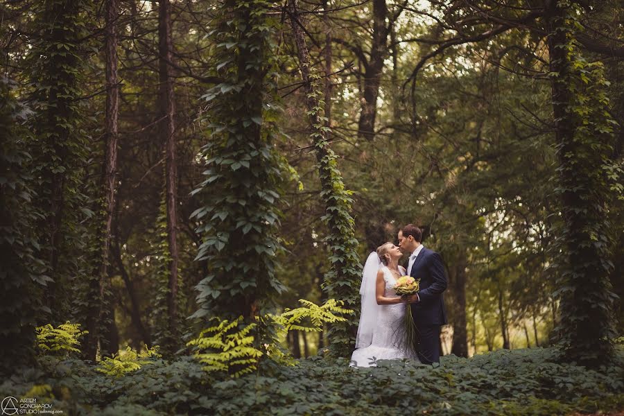 Wedding photographer Artem Goncharov (odinmig). Photo of 5 February 2014