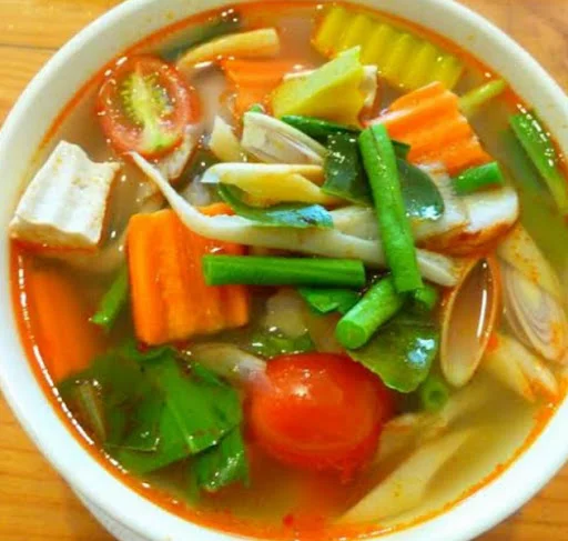 Tom Yum Vegatable Soup