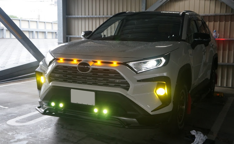 RAV4のオフロード仕様・フロントバンパーガード・SRM・ワークライトに関するカスタム事例の投稿画像2枚目