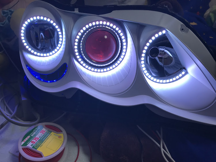 マークXのDIY・GRX120・ヘッドライト加工・イカリングヘッドライトに関するカスタム事例の投稿画像2枚目