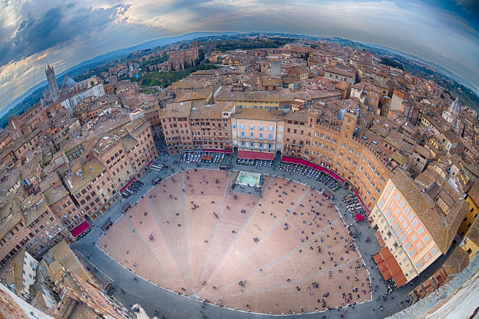 Piazza del Campo di Andrea Izzotti