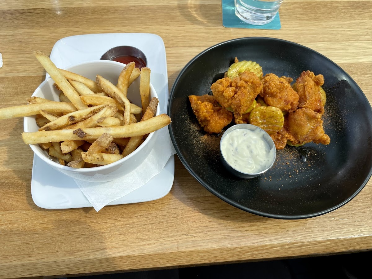 Ordered the hot fried chicken and pickles (appetizer) with a side of GF fries and was a very happy camper!