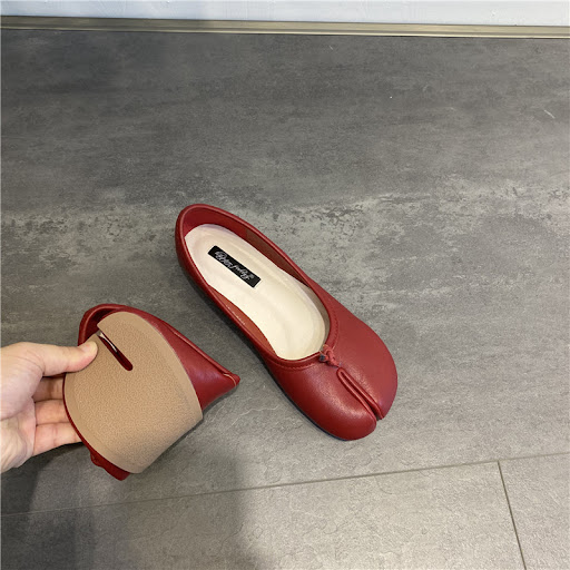 Title 3, New Fashion Donkey Hoof Shaped Shoes. Unique de...