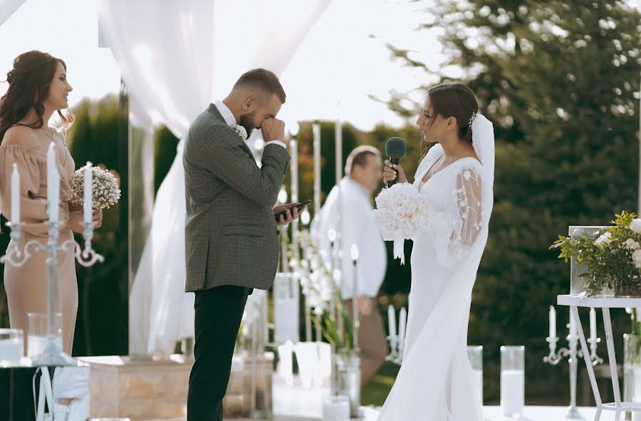 Fotógrafo de casamento Nazariy Slyusarchuk (photofanatix). Foto de 11 de março 2021