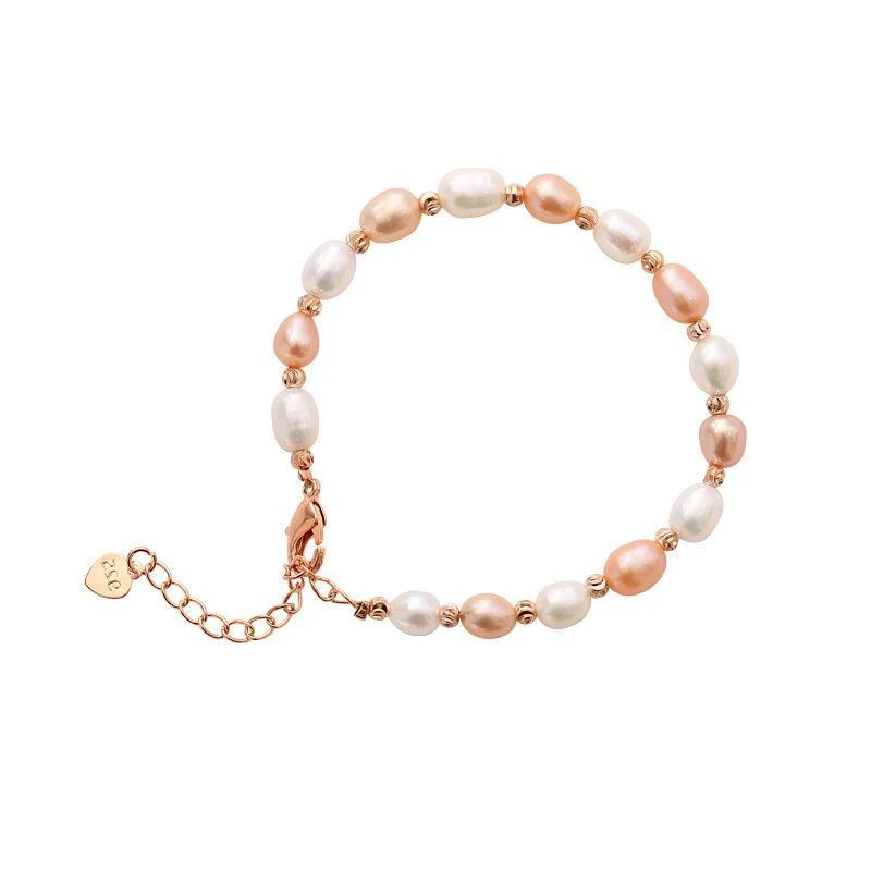 Bracelet de perles naturelles d'eau douce pour femme, accessoire féminin et intemporel. Sublimez votre poignet avec l'éclat de la perle authentique.