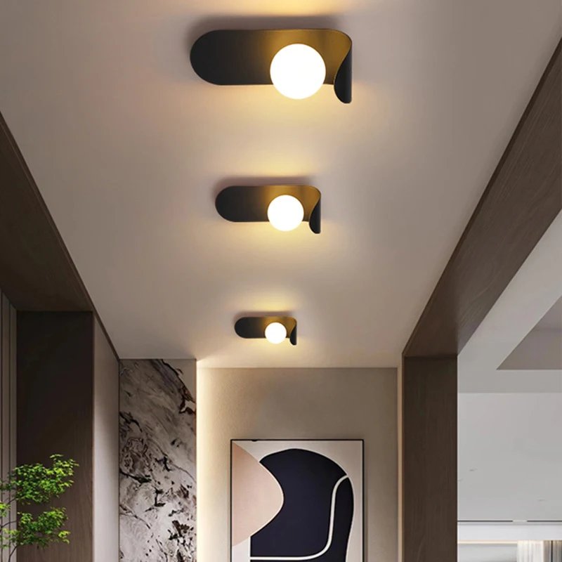 Moderne minimalistische Nachttischlampe für Wohnzimmer, Schlafzimmer und Hintergrundwand. Stilvolle Beleuchtung.