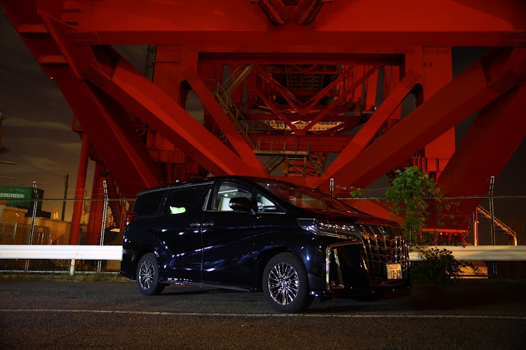 アルファードの大阪📸活、最終章。に関するカスタム事例の投稿画像4枚目