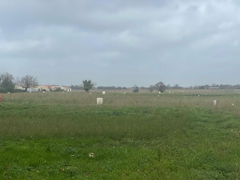 Vente terrain  695 m² à Saint-Porchaire (17250), 68 200 €