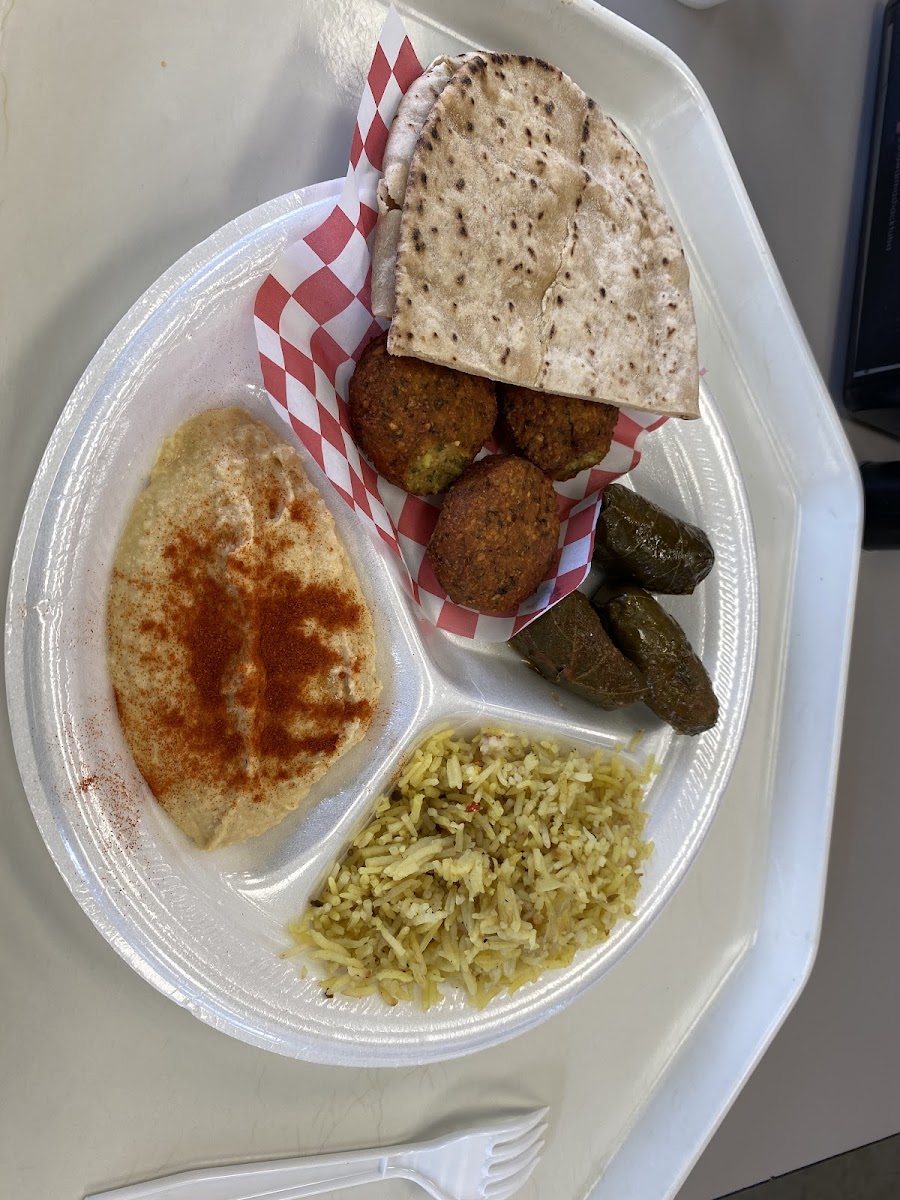 Veggie platter with gluten free pita