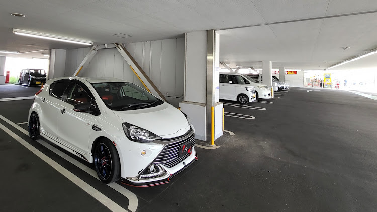 アクアG'sのホワイトパーキング・白い駐車場・白・白い悪魔に関するカスタム事例の投稿画像7枚目