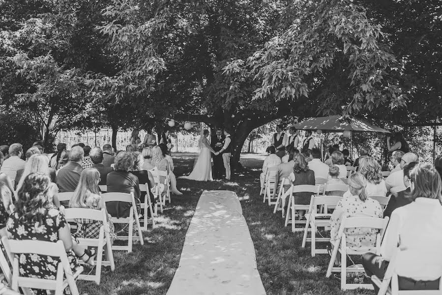 Wedding photographer Nicole Meszaros (nicolemeszaros). Photo of 5 May 2020