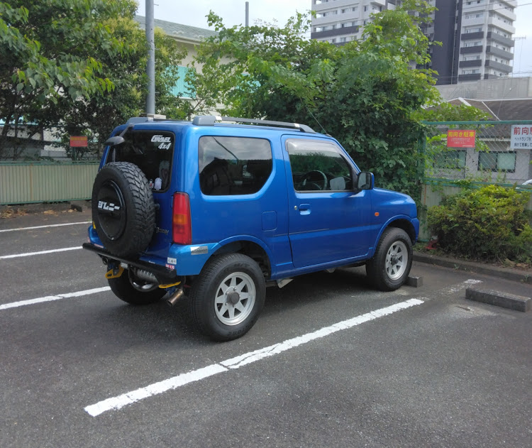 ジムニーの5.5J+20 15インチ・タイヤ交換・195/80r15 シエラタイヤに関するカスタム事例の投稿画像1枚目