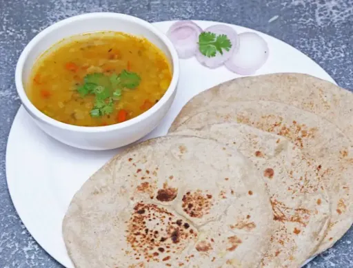 Ghar Ki Dal With Tawa Roti